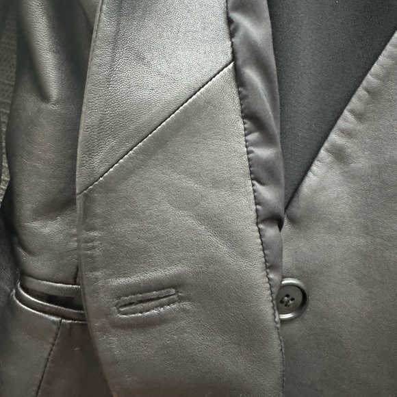 Gorgeous Black Leather Jacket – Perfect Condition - Picture 9 of 12